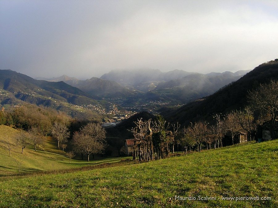 03 Barbe di neve sopra Zogno.JPG